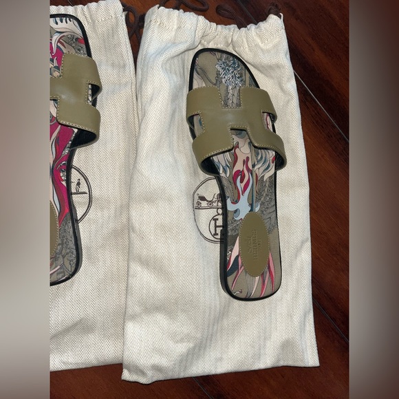 Hermes Oran Sandals - Picture 5 of 13